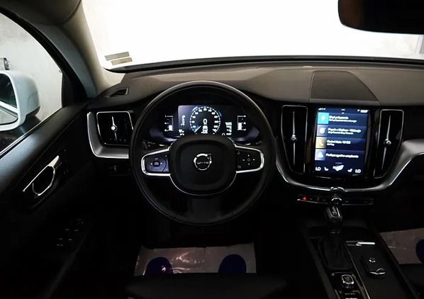 Volvo XC 60 cena 129900 przebieg: 78066, rok produkcji 2019 z Wejherowo małe 781
